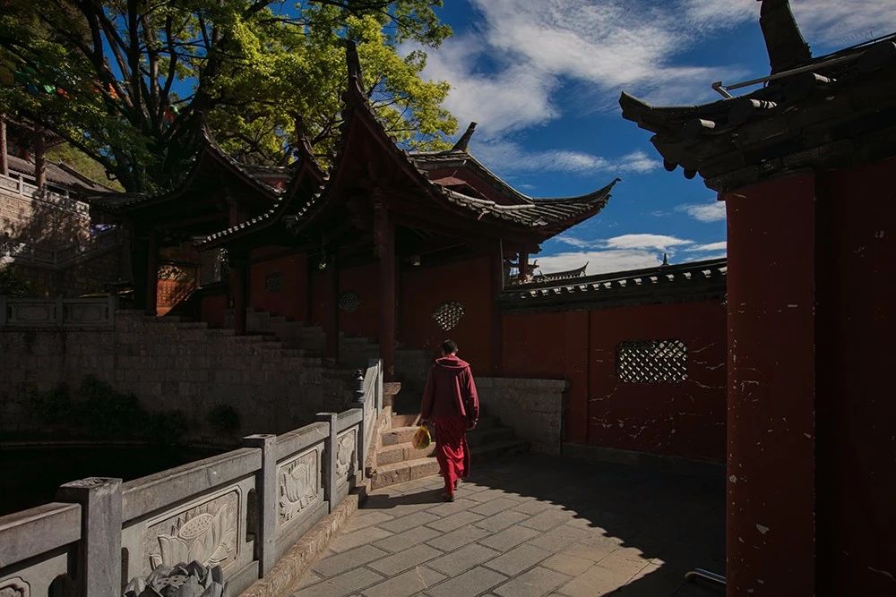 麗江·白馬里，千年古城化作最美背景