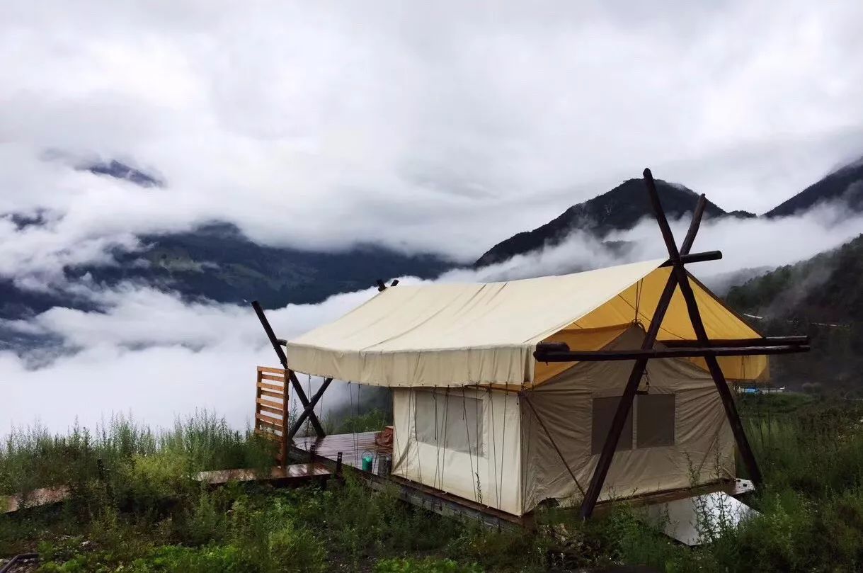 云階·格蘭平營地，踩著云一步步登上哈巴雪山