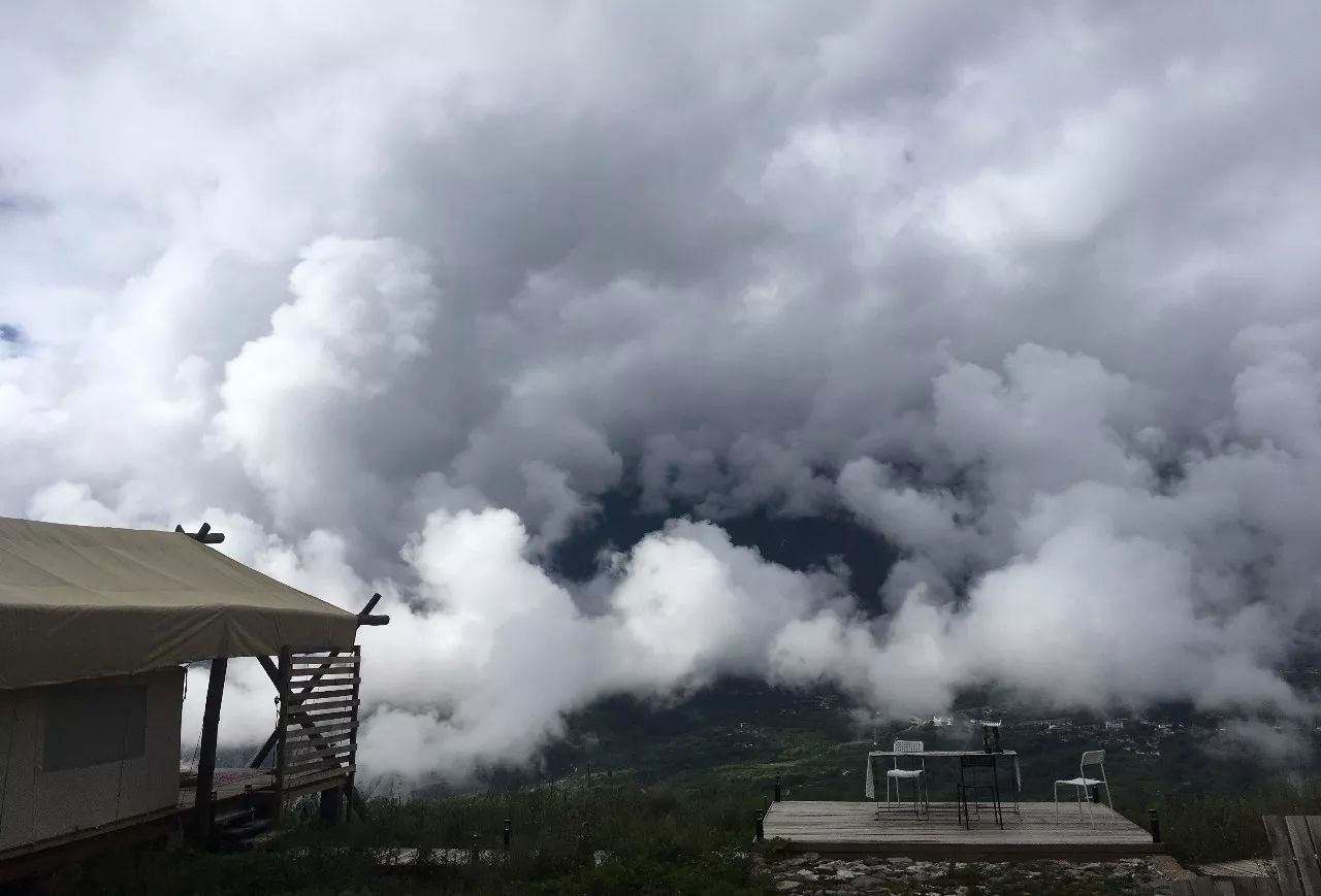 云階·格蘭平營地，踩著云一步步登上哈巴雪山