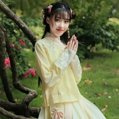 雨縑縑意漢服，清新刺繡襦裙?jié)h服圖片