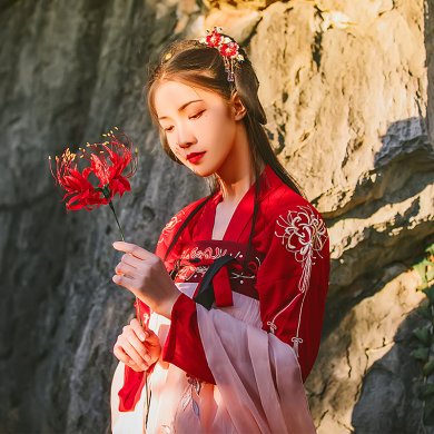 火紅彼岸花齊胸襦裙?jié)h服，日常春夏漢服圖片