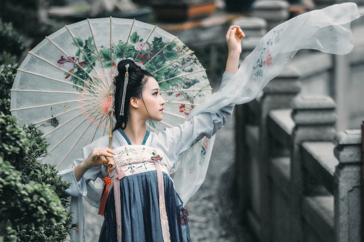 素雅繡花漢服，仙氣十足齊胸襦裙