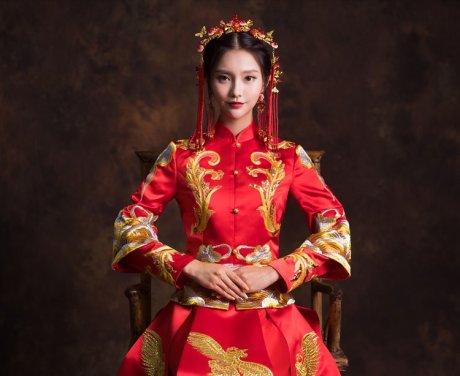 傳統(tǒng)吉祥中式禮服，奢華鳳凰新娘禮服