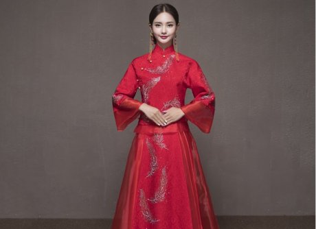 羽毛圖案新娘結(jié)婚禮服，簡(jiǎn)約大氣中式禮服