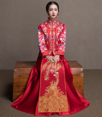 牡丹花新娘結(jié)婚禮服，金風(fēng)裙擺中式禮服