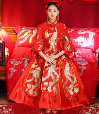 中式傳統(tǒng)新娘禮服，金絲刺繡中式禮服