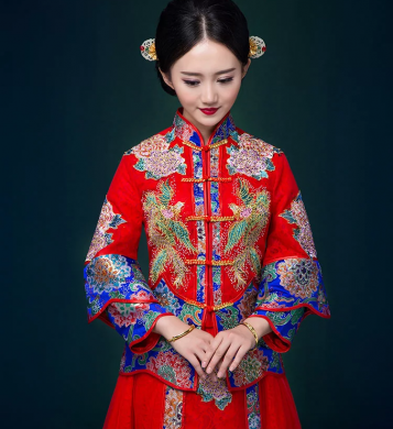 中國風中式禮服，鳳凰刺繡新娘結(jié)婚禮服