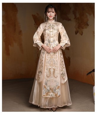 淡黃色中國風(fēng)中式禮服，新娘結(jié)婚禮服