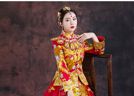 紅色長款拖尾中式禮服，精美刺繡新娘結(jié)婚禮服