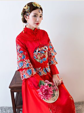 古色古香中式禮服，中國風(fēng)新娘結(jié)婚禮服