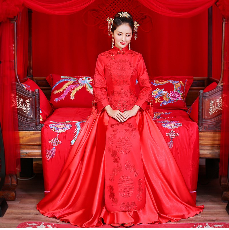 簡單大氣的中式禮服，新娘結(jié)婚禮服