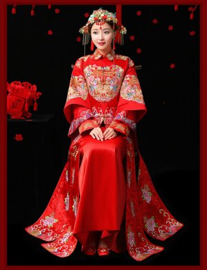 古典中國(guó)風(fēng)中式禮服，紅色結(jié)婚新娘禮服