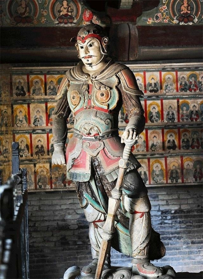 平遙鎮(zhèn)國古寺華美彩塑