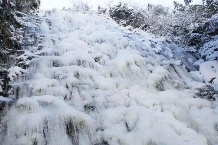 雪后黃山風(fēng)景宛如人間仙境，舞一曲雪中霓裳羽