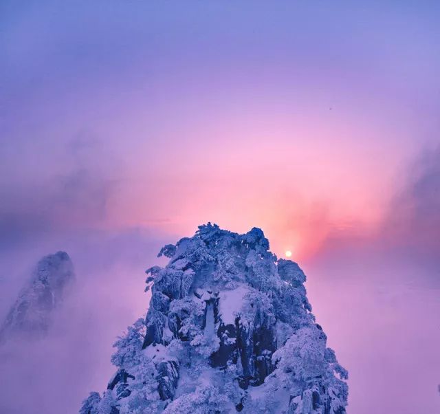 雪后黃山風(fēng)景宛如人間仙境，舞一曲雪中霓裳羽