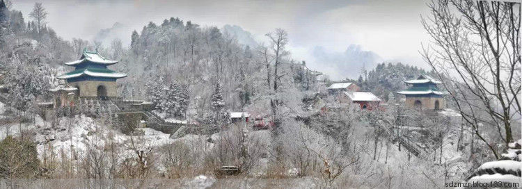 武當(dāng)山千里冰封萬里雪飄