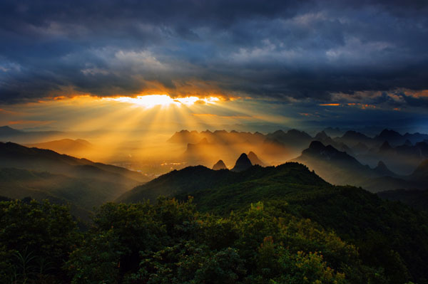 桂林市堯山美麗風(fēng)景攝影