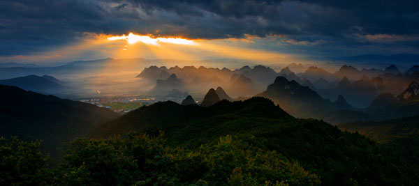 桂林市堯山美麗風(fēng)景攝影