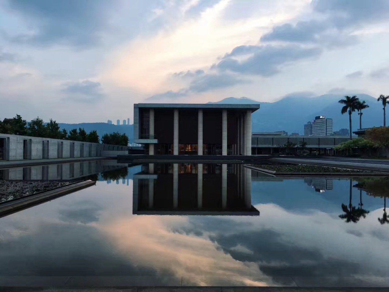 28000m2神秘寺廟-水月道場，吸引百萬人朝拜