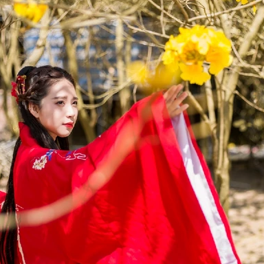 嬌艷花朵紅衣女生頭像，唯美古風(fēng)真人頭像