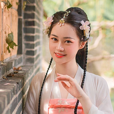 粉嫩花朵少女頭像，唯美古風(fēng)真人頭像