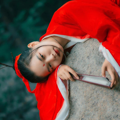 紅衣女子霸氣頭像，唯美古風(fēng)真人女子頭像