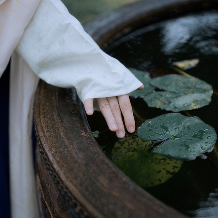 古風(fēng)女子纖纖玉手頭像，寧靜清幽女生頭像