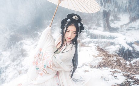 古風(fēng)美女，雪地女子