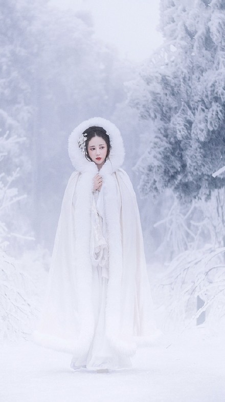 唯美雪景古裝美女圖片，清新淡雅的古裝攝影欣賞