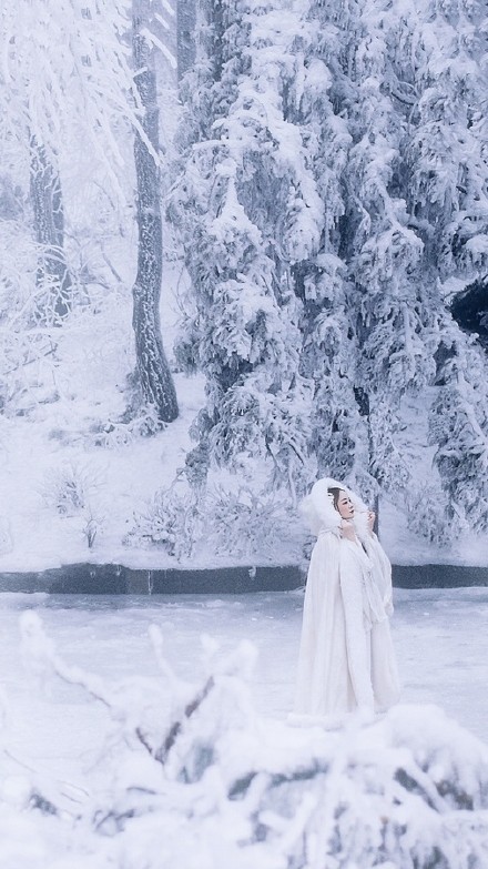 唯美雪景古裝美女圖片，清新淡雅的古裝攝影欣賞