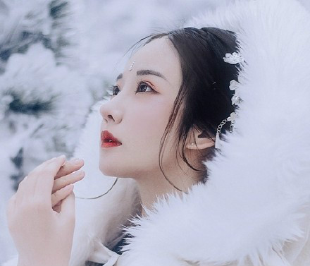 唯美雪景古裝美女圖片，清新淡雅的古裝攝影欣賞